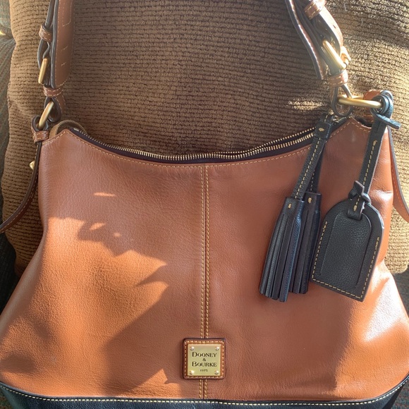 Dooney&bourke - Picture 2 of 5